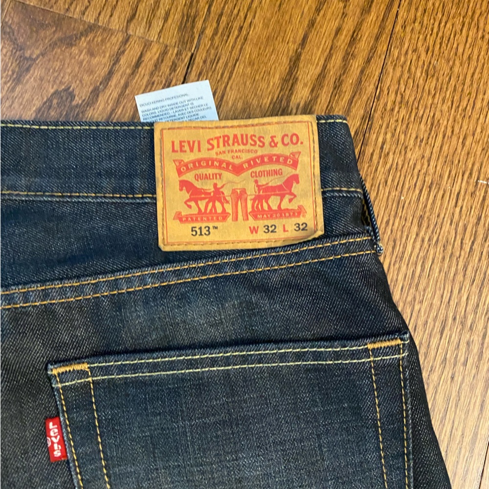 Levi’s 513 Slim Straight 32x32.